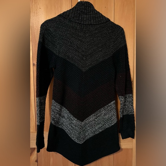 Katalin Chevron Colorblock Cowl Neck Pullover - Picture 2 of 4